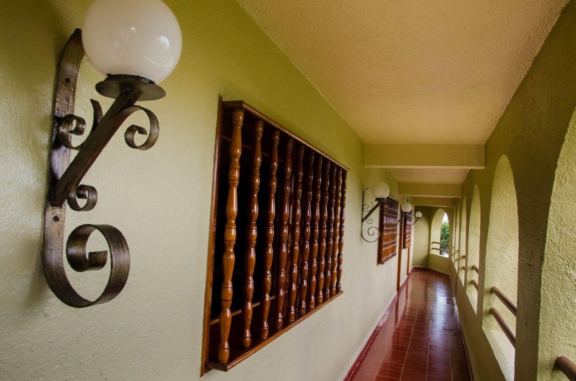Suites Colonial Cozumel Buitenkant foto